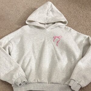 Edikted Light Gray Hoodie with Pink Accent